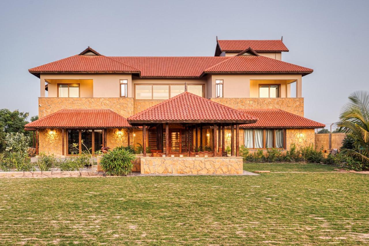 The Kutchh Courtyard Apartment Kukma Exterior photo