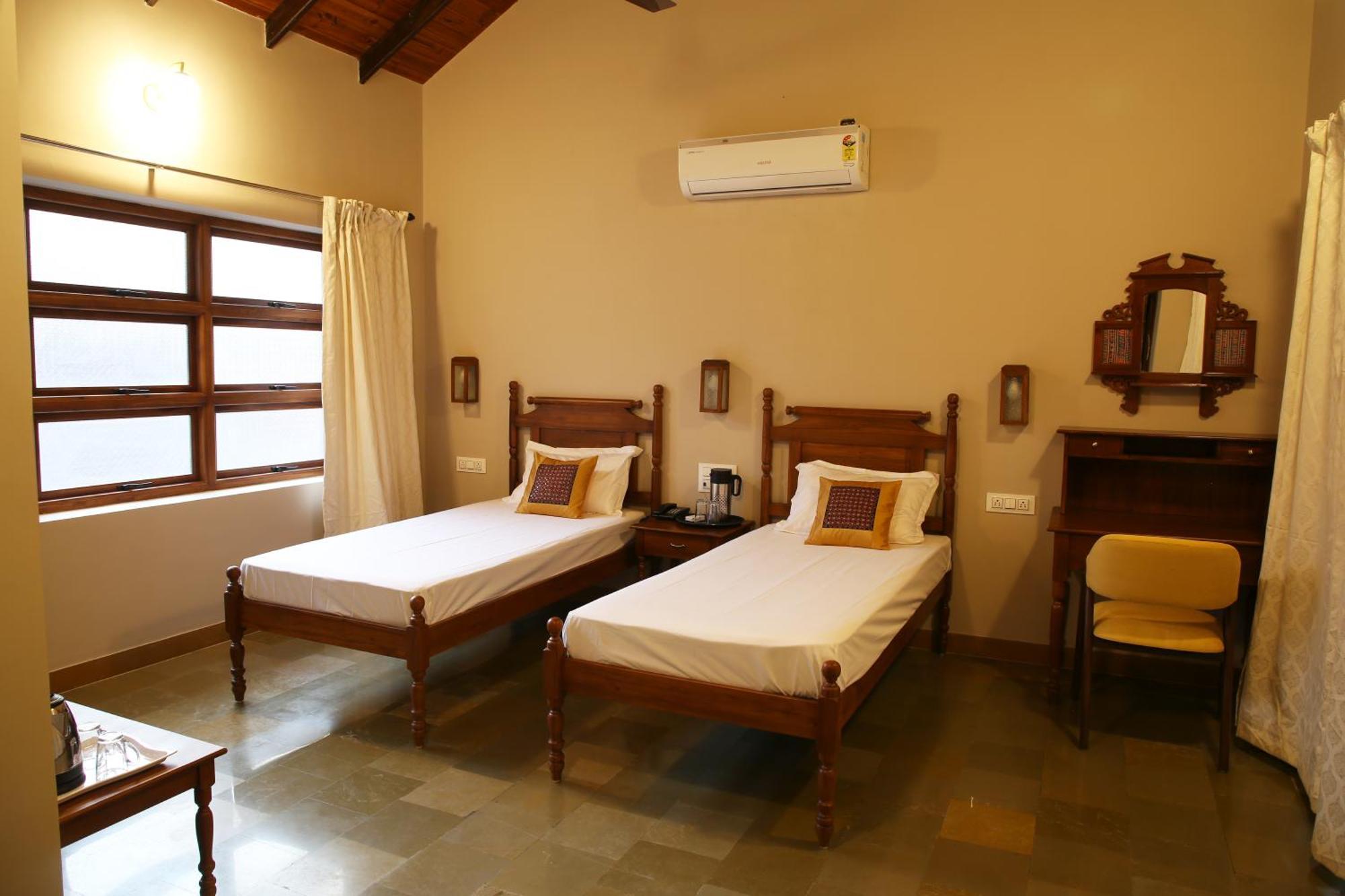 The Kutchh Courtyard Apartment Kukma Room photo