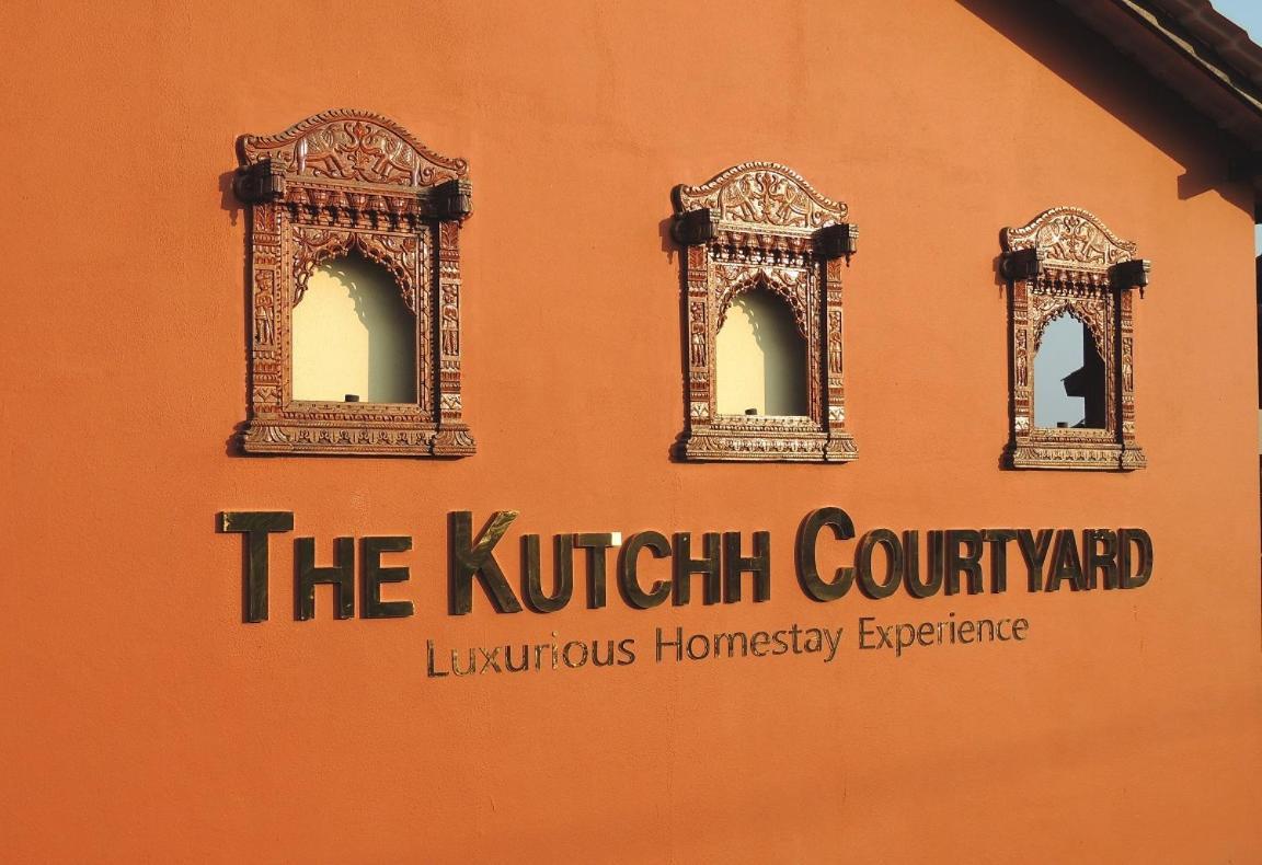 The Kutchh Courtyard Apartment Kukma Exterior photo